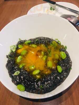 Eno Vino Wine Bar & Bistro