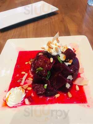 Eno Vino Wine Bar & Bistro