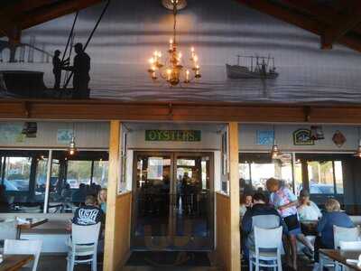 Capt. Groovy's Grill And Raw Bar