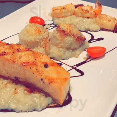 Venue Restaurant & Lounge