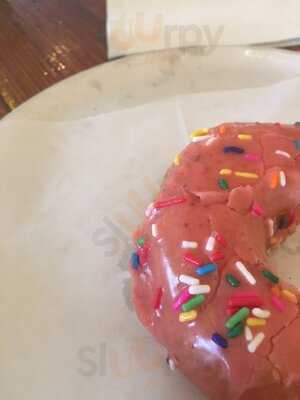 Monuts Donuts