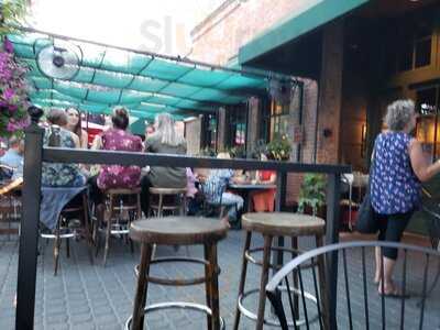 Bardenay Restaurant & Distillery