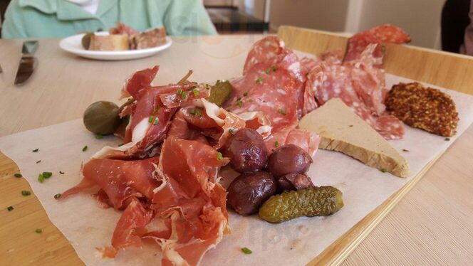 Brabo Tasting Room
