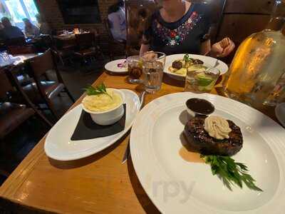 Carson's Food & Drink