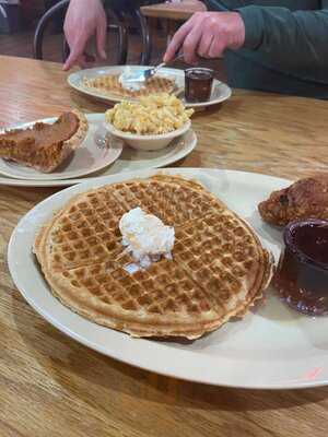 Roscoe's House Of Chicken And Waffles