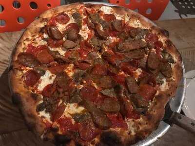 Tucci's Fire N Coal Pizza