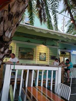 Pearly's Beach Eats