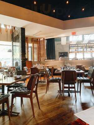 Drift Fish House & Oyster Bar