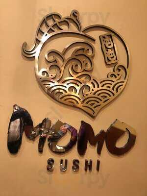 Momo Sushi & Cafe
