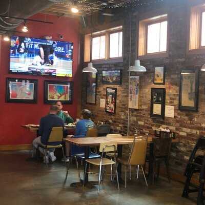 Sweet P’s Downtown Dive