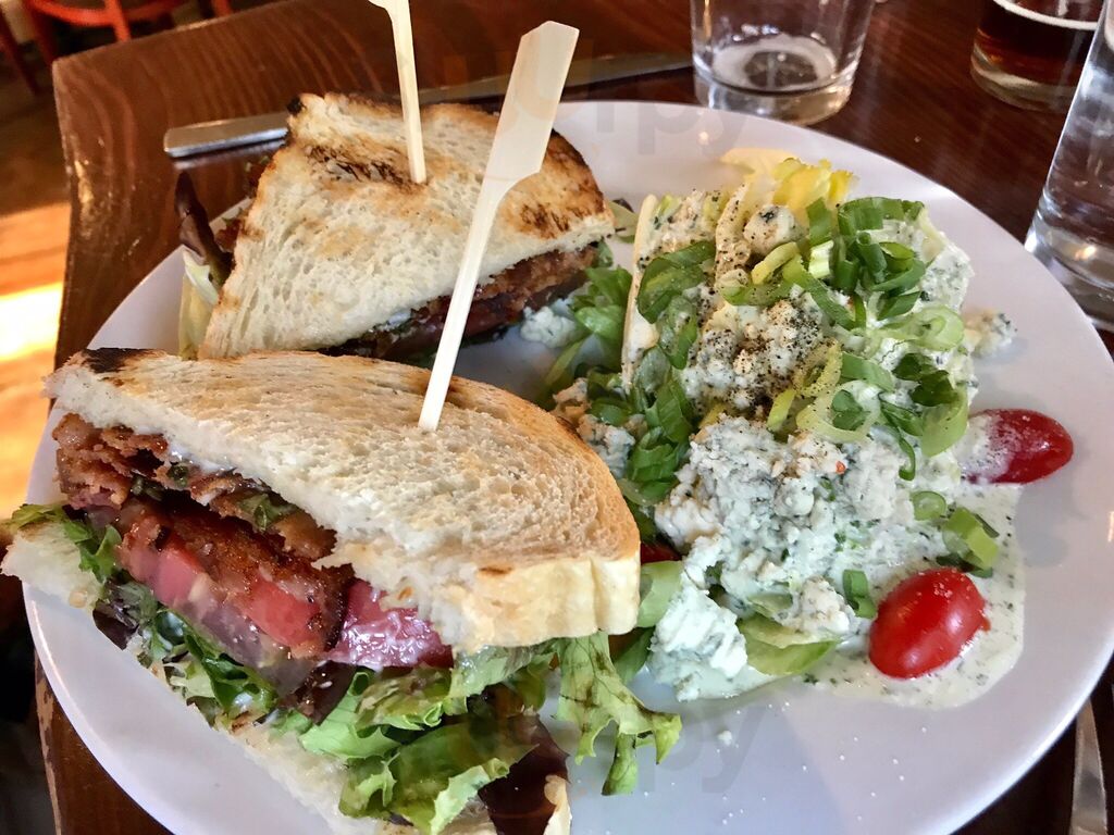 Frontier Public House Restaurant Of Vancouver Wa