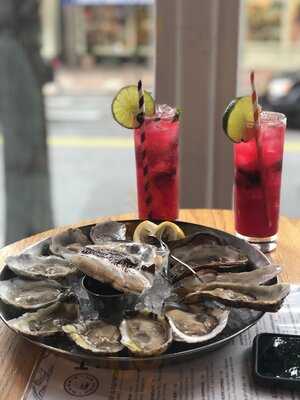 Hank's Oyster Bar Old Town