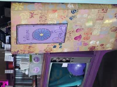 The Purple Daisy Picnic Cafe