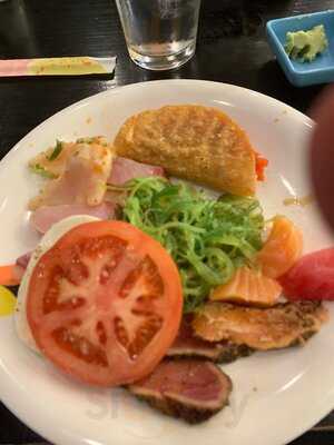 Santo's Modern American Buffet &sushi