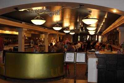 Riverside Grill