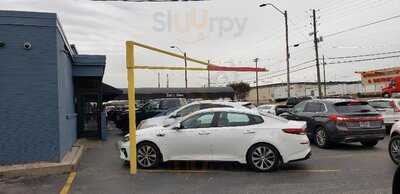 Niki's West Steak & Seafood