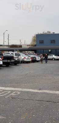 Niki's West Steak & Seafood