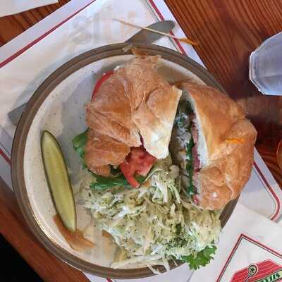 Harvey's 4th Street Grill