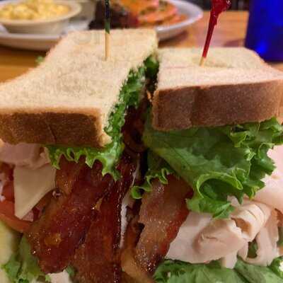 Winchell's Restaurant & Sports