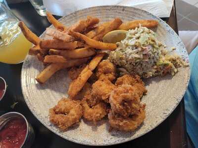 Vola's Dockside Grill And Hi-tide Lounge