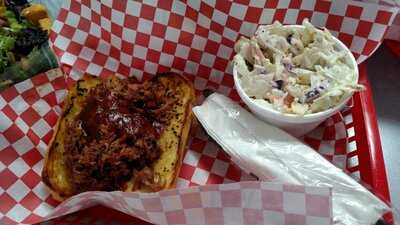 Salty's Bbq & Catering