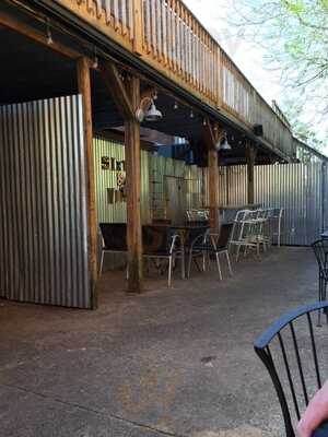 Sixth & Vine Restaurant & Wine Bar