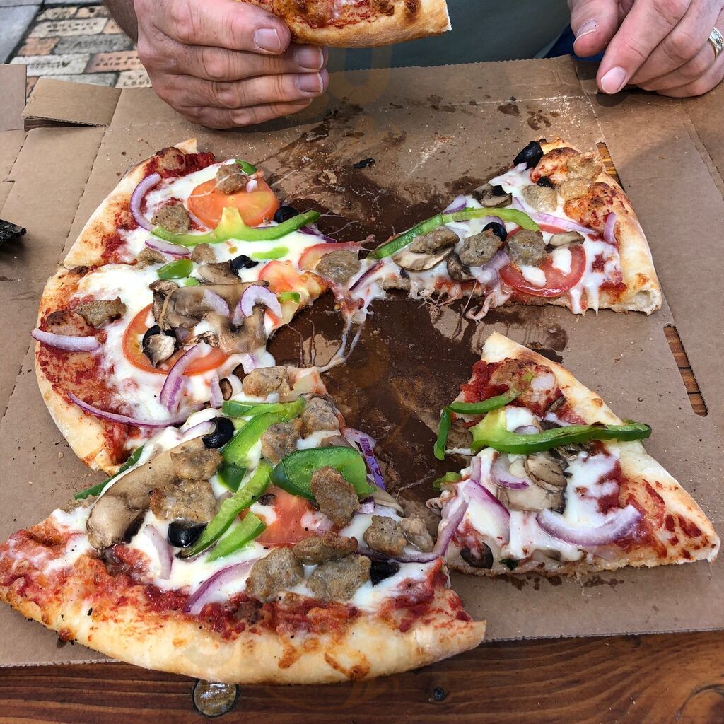 Goodfellas Pizzeria - Mill St.