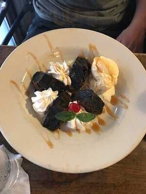 Sine Irish Pub & Restaurant