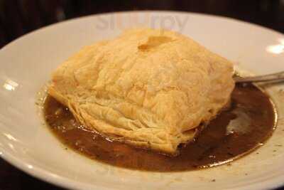 Erin's Snug Irish Pub