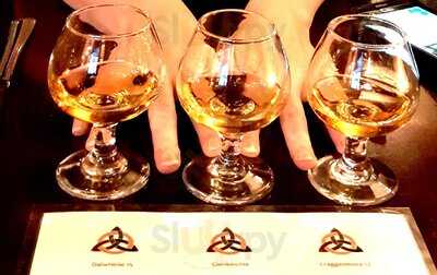 Erin's Snug Irish Pub