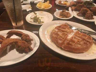 Kiki's Chicken & Waffles