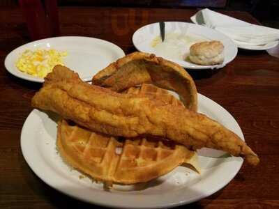 Kiki's Chicken & Waffles