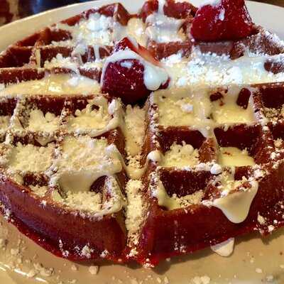 Kiki's Chicken & Waffles