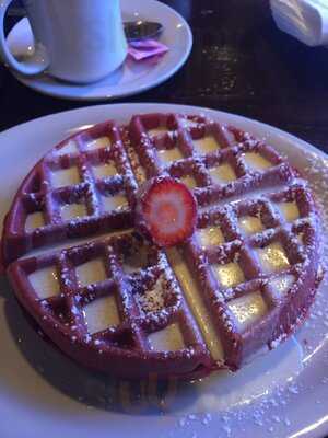 Kiki's Chicken & Waffles