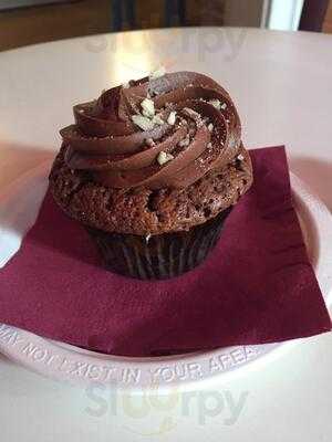 Lavender Moon Cupcakery