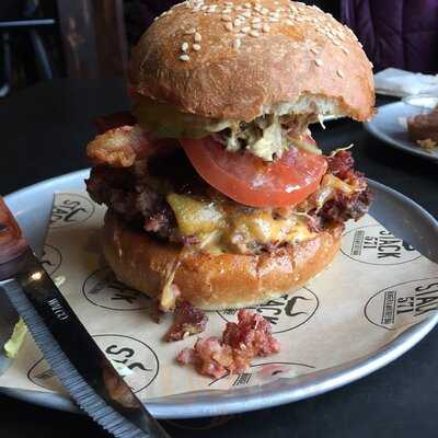 Stack 571 Burger And Whiskey Bar