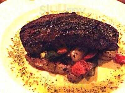 Sammy's Restaurant & Bar