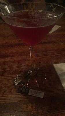 Saki Tumi Grill & Sushi Bar