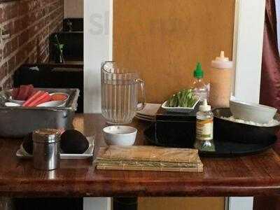 Saki Tumi Grill & Sushi Bar