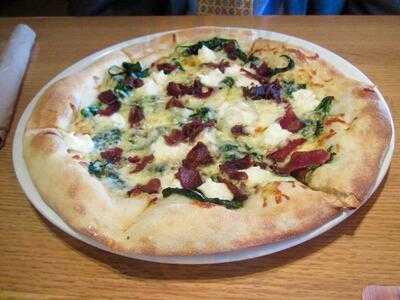 California Pizza Kitchen Macarthur Center