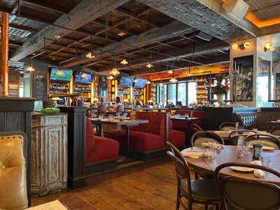 Louie Bossi's Ristorante Bar Pizzeria