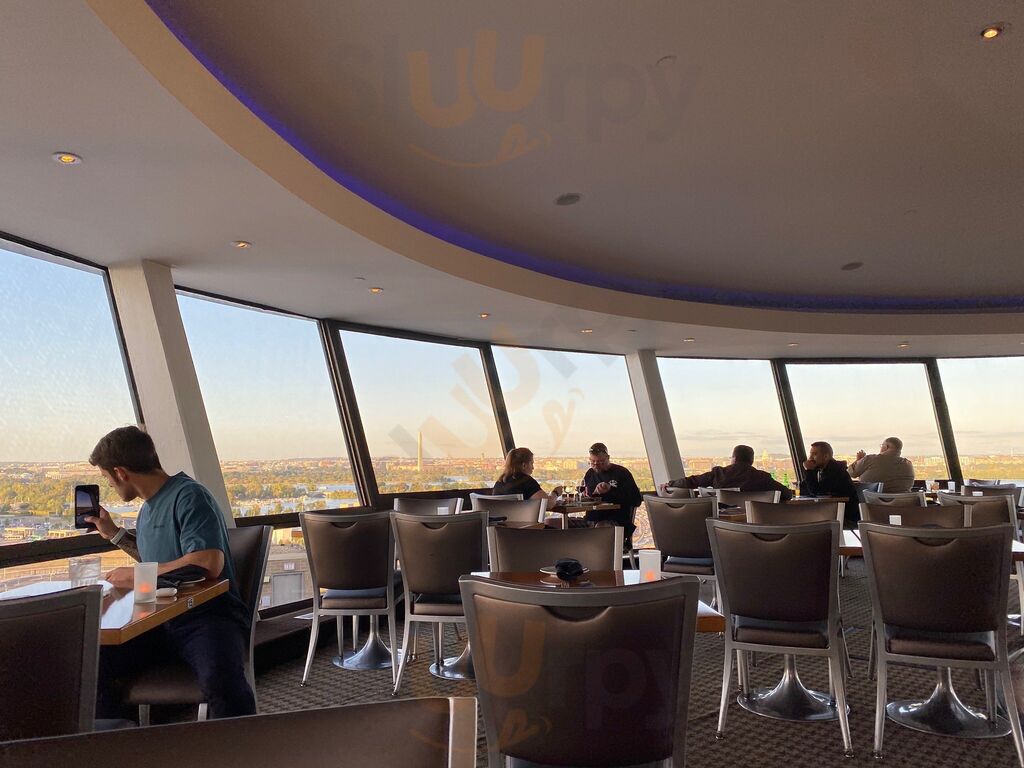 Sky Dome At Doubletree Crystal City