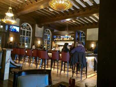 Herbie's On The Park