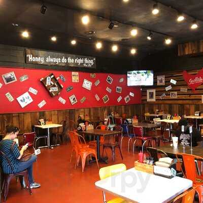 Joella's Hot Chicken - Lexington