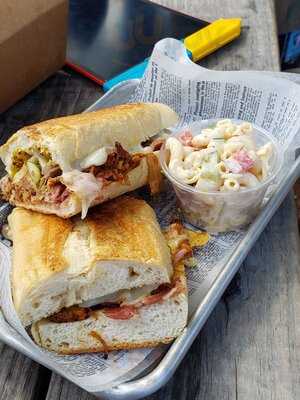 Hank's Filling Station