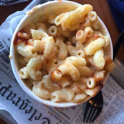 Hank's Filling Station