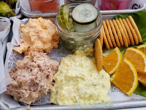 Hank's Filling Station