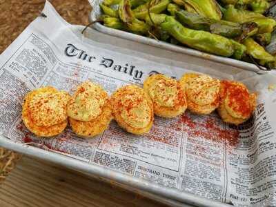 Hank's Filling Station