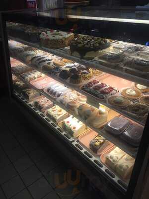 Romeo & Juliet's Bakery & Cafe