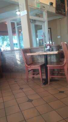 Crepevine Restaurant